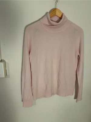 Quince Mongolian Cashmere turtleneck sweater minimal pink medium thumbnail 2