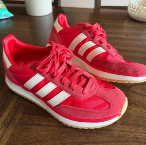 Adidas Shoes Women’s thumbnail 1