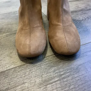 Dolly Ankle Boots Size 9 NWT thumbnail 2