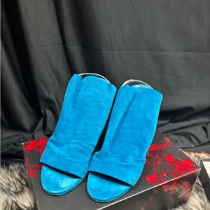 Sky Vibrant Blue and Cream Heels‎ thumbnail 5