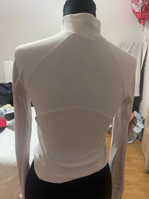 Lululemon top  thumbnail 3