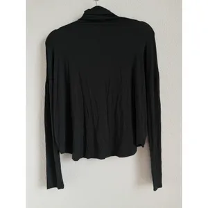 Aritzia Babaton Small Long Sleeve Top Shirt Black Mock‎ Neck Lightweight Cropped thumbnail 6