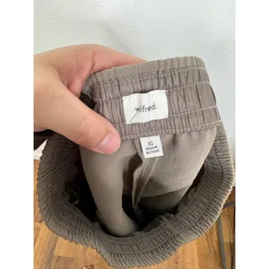 Aritzia Wilfred Cargo Shorts Taupe Brown Elastic Waist Textured Fabric XS 119291 thumbnail 3