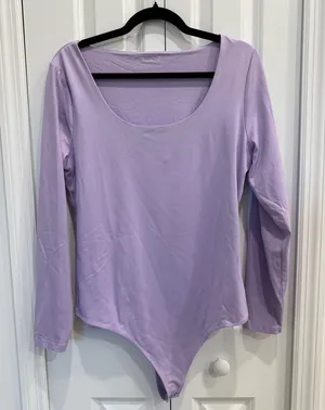 Abercrombie & Fitch Long-Sleeve Seamless Fabric Soft Squareneck Bodysuit thumbnail 1