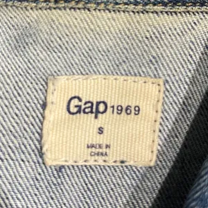 Women Gap Jean Denim Jacket Button Pocket Size Small Streetwear Cowgirl thumbnail 3