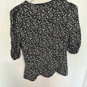 Banana Republic Womens Blouse Medium thumbnail 3