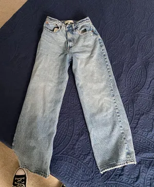 Mom Jeans thumbnail 1