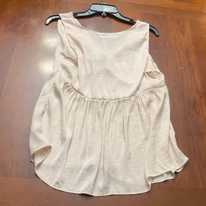Impressions ladies sleeveless blouse is a size Medium. thumbnail 6