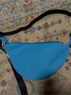 Crescent sling bag Blue thumbnail 1