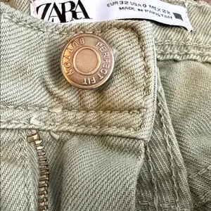 Zara Size 0 Women's Teen Girl Olive Green Women's Jeans BROKEN ZIPPER thumbnail 11