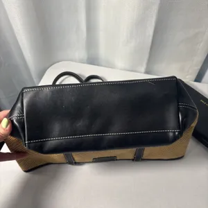 Cole Haan Purse &‎ Wallet Woven Straw Black Faux Leather Shoulder Floral Accents thumbnail 4