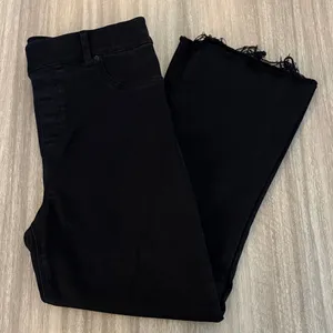Spanx Cropped Flare Raw Hem Black Denim Jeans Size Large thumbnail 2