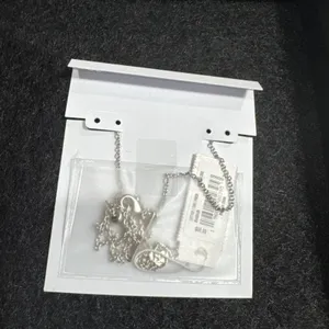 Kendra Scott Letter "I" Disc Pendant Necklace Rhodium Black Mother-Of-Pearl thumbnail 3