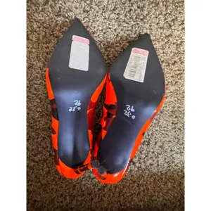 Steve Madden Valavala Orange Camo Patent Pointed Toe Stiletto Heels Pumps 8.5 thumbnail 5