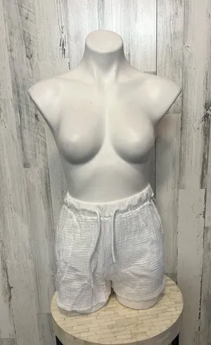 White shorts White thumbnail 1