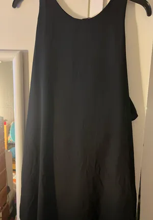 Dress thumbnail 1