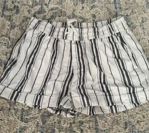 Old Navy Shorts thumbnail 1