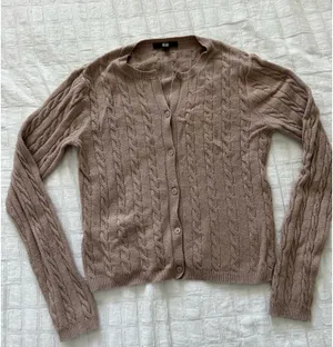 UNIQLO Cable Knit Cardigan thumbnail 1