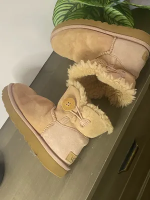 UGG Australia Bailey Button Suede Boots Womens Size 7 Chestnut Brown thumbnail 6