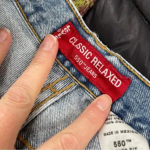 Levi’s Vintage 550 Classic Relaxed Straight Leg Jeans Womens 12 Blue 90s Denim thumbnail 9