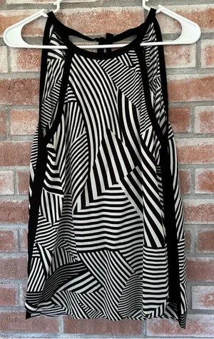 Zara Abstract Striped Tie Back Tank Top NEW Women’s XS Black White thumbnail 1