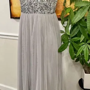 Adrianna Papell Sequined Tulle Gown Silver Grey Size 8 medium thumbnail 10