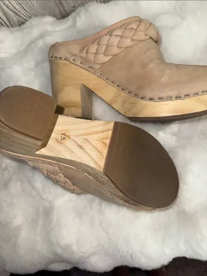 Dolce Vita Hila Braided Suede Slip-On Mules in Light Beige thumbnail 9