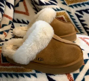 Women’s UGG Slippers thumbnail 1