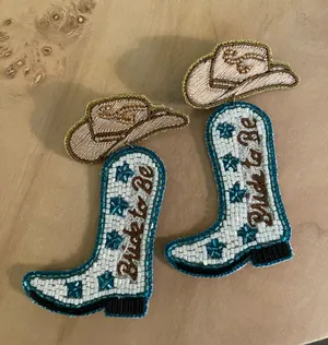 Dos Femmes Bride To Be Boot Earrings thumbnail 1