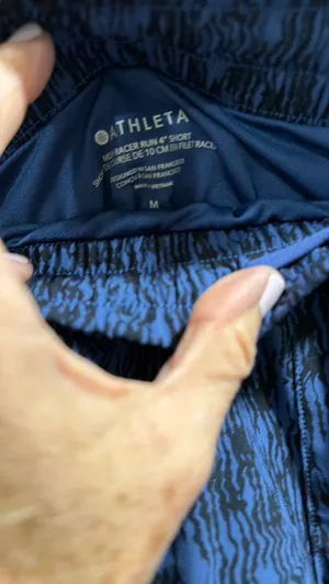 Athleta Shorts 4" thumbnail 4