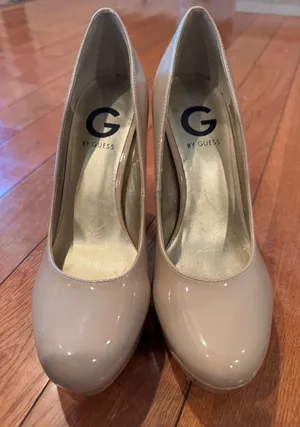 G by GUESS Winna Nude Patent Platform Heels Pumps | Size 6 Like New thumbnail 1