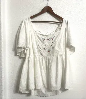 NWT Old Navy Womens Shirt Blouse White Floral Embroidered Babydoll Size 3X thumbnail 1