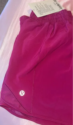 Lululemon Shorts Hotty Hot 4" 4 High-Rise thumbnail 3