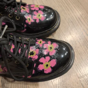Dr. Martens 1460 J Floral Patent Leather Boots Black Pink Size 5 ladies 4 kids thumbnail 5