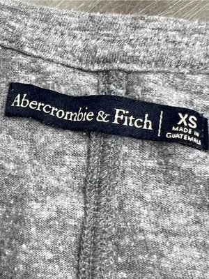 Abercrombie & Fitch Cropped Short Sleeve Gray Top with Stars - Size XS - GUC thumbnail 5