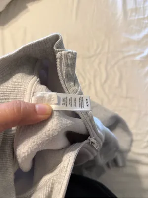 SKIMS cropped sweater thumbnail 4