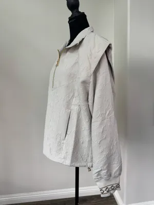 Nike NWT Women’s Oversized Textured Jacket Size S thumbnail 4