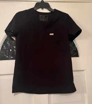 Figs scrub top thumbnail 1