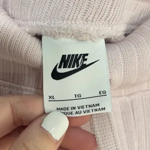 Nike NEW Women's Weekend Pink‎ Wide Leg Pink Sweatpants Size XL thumbnail 5
