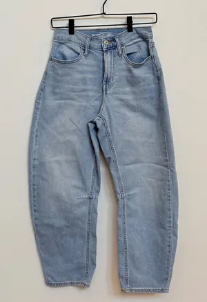 Old Navy WOW Barrel Leg Jeans Womens 0 High Rise Light Wash Cropped Denim thumbnail 1