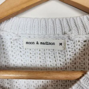 Moon & Madison Cropped Knit Pullover Sweater Beige Brown Oversize Preppy Medium thumbnail 3