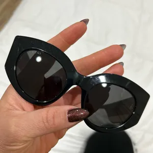 Gucci sunglasses. Thick cat eye frames thumbnail 10