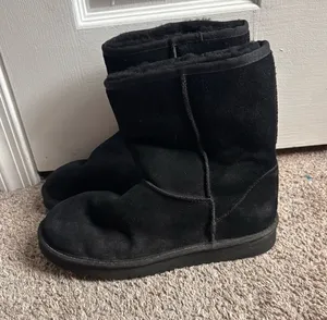 Koolaburra by UGG Black Suede Shearling Lined Boots Size 9 thumbnail 1