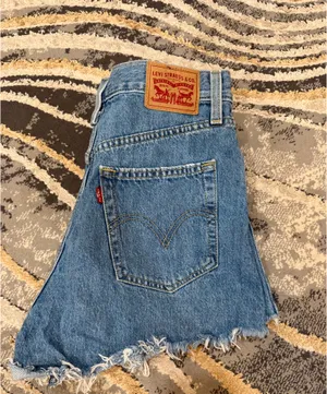 Levi’s Mom Shorts thumbnail 3