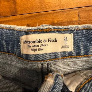 ABERCROMBIE‎ Mom High-Waist Denim Shorts thumbnail 3