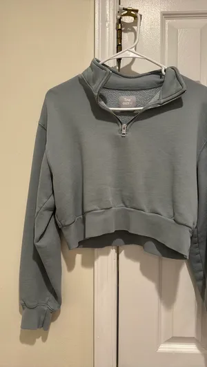 Aritzia Cropped Crewneck TNA thumbnail 2