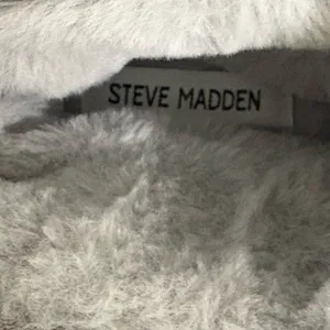 Steve Madden‎ Silver Metallic Puffer Boot Size 9/10 thumbnail 6