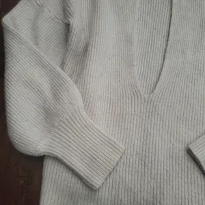 Max studio sweater size small in light cream color . Adorable opening on back thumbnail 3