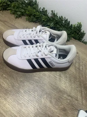 Adidas Womens White & Navy VL Court Shoe size 6.5 thumbnail 4