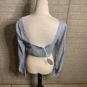 NWT Petal And Pup‎ Tiela Blue Floral Smocked Crop Top Blouse Size 6 thumbnail 3